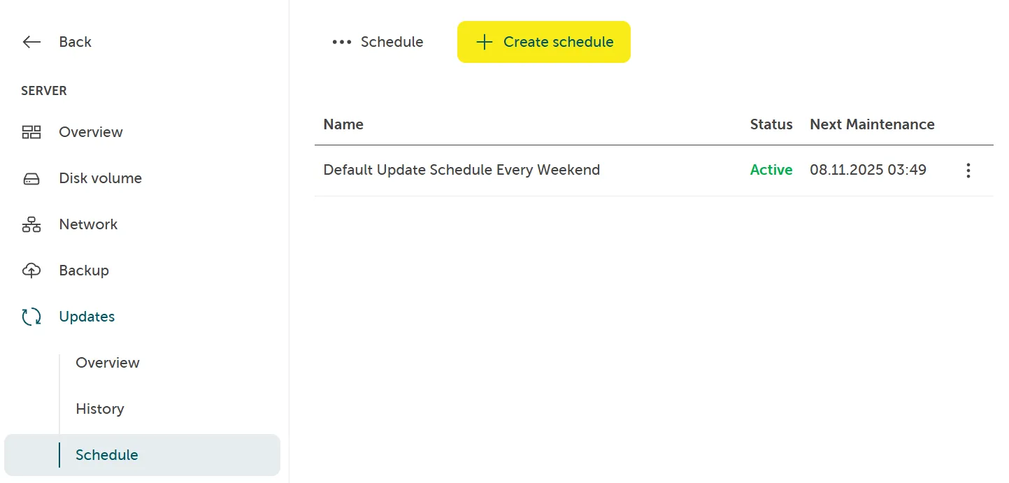 Screenshot der Navigation zu Servern, Updates und dann Zeitplänen